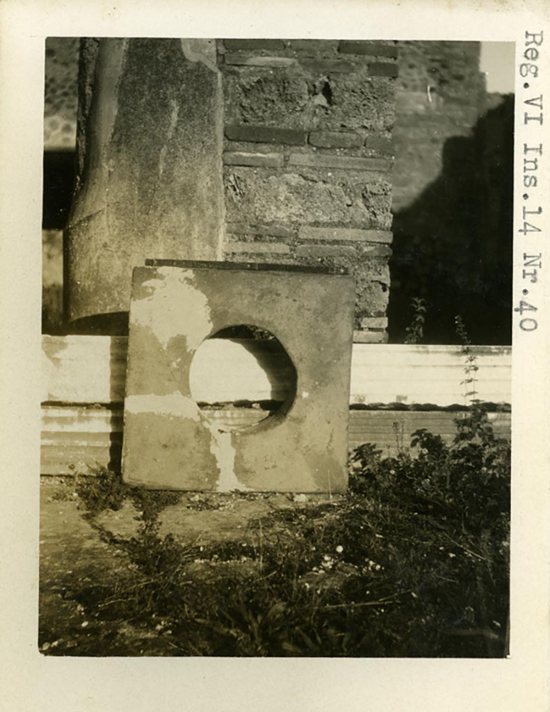 VI.14.40 Pompeii, according to Warsher. Pre-1937-39. Items.
Photo courtesy of American Academy in Rome, Photographic Archive. Warsher collection no. 1267.
