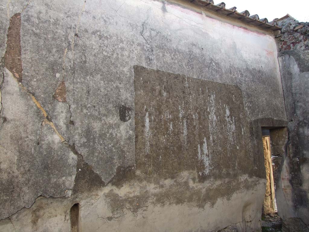 VI.14.43 Pompeii. June 2019. Room 15, doorway threshold. Photo courtesy of Buzz Ferebee.