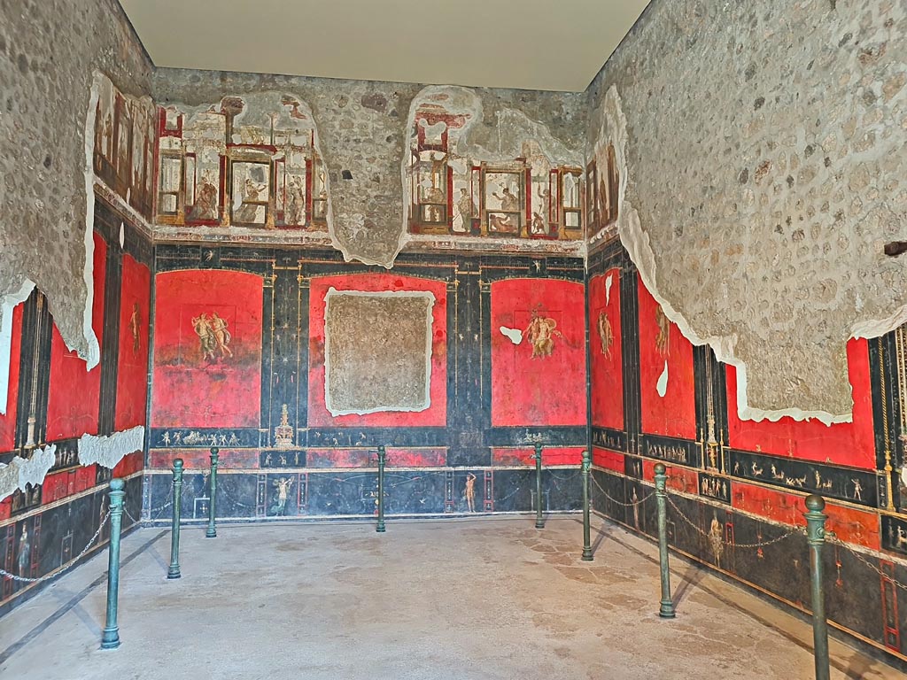 VI.15.1 Pompeii. 1956. Wall painting of Silenus and Hermaphroditus on west side of doorway.
DAIR 56.460. Photo © Deutsches Archäologisches Institut, Abteilung Rom, Arkiv. 
