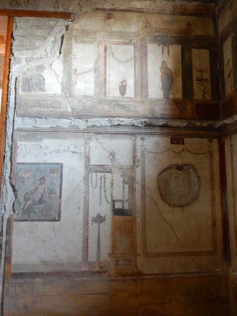 VI.15.1 Pompeii. May 2017. Detail from upper north wall. Photo courtesy of Buzz Ferebee.