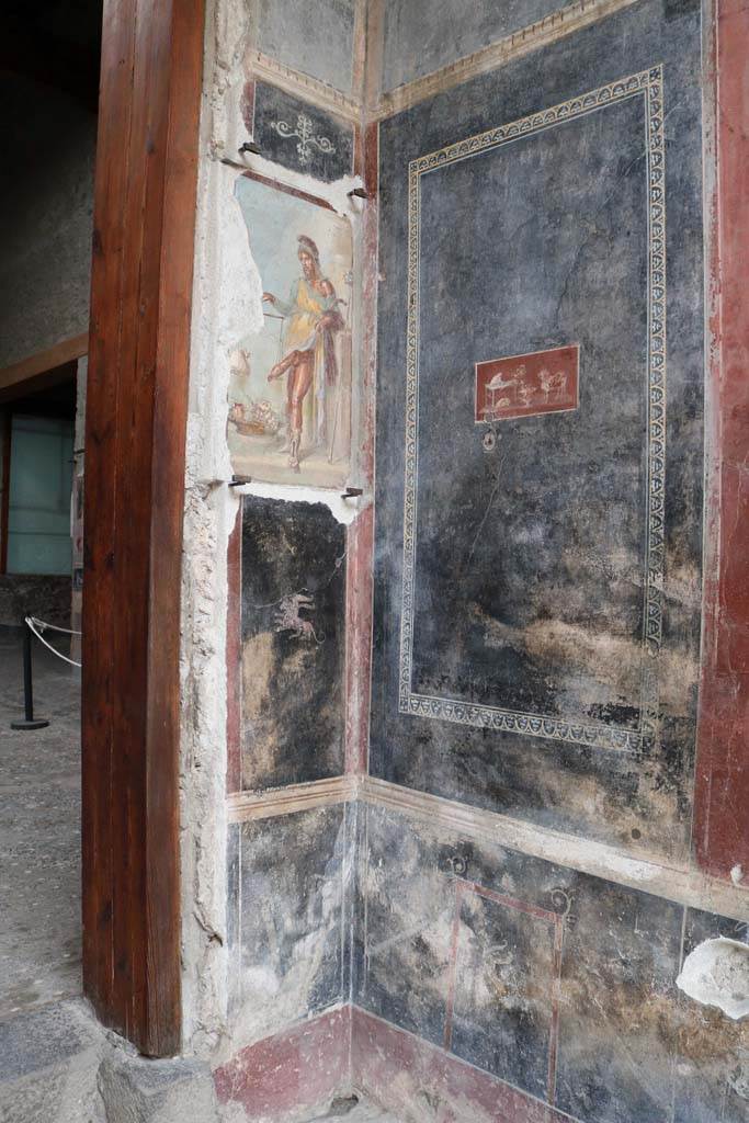 VI.15.1 Pompeii. December 2018. 
Painting of a bearded Priapus from vestibule. Photo courtesy of Aude Durand.
