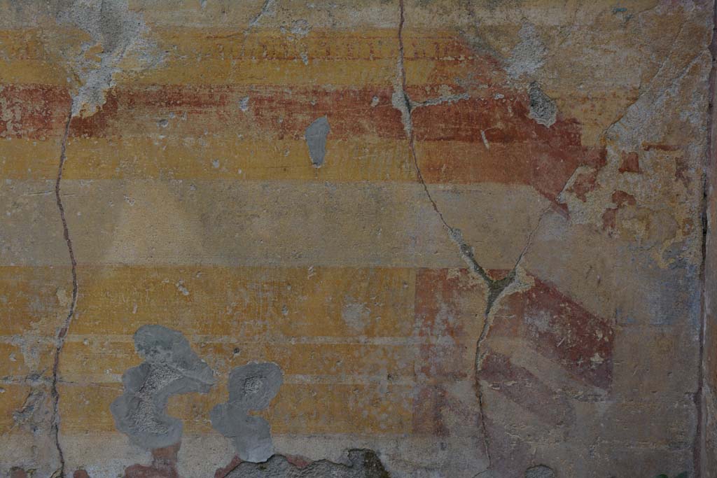 VI 15 5 Pompeii. March 2019. Oecus/triclinium 8, detail from lower east wall at south end.
Foto Annette Haug, ERC Grant 681269 DCOR.
