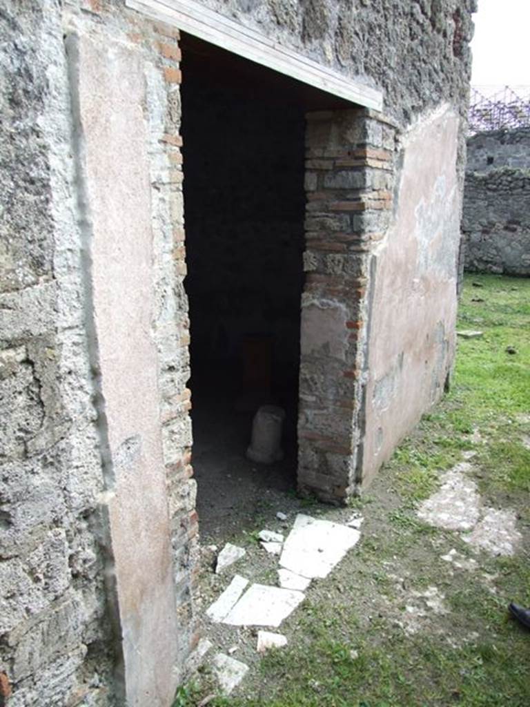 VI.15.6 Pompeii. March 2009.  Doorway to Room 15. Triclinium.