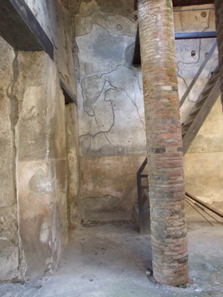 VI.15.9 Pompeii, May 2015. Looking along west side of atrium. Photo courtesy of Buzz Ferebee.