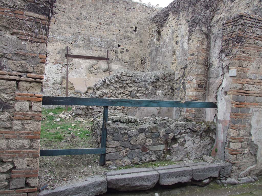 VI.16.2 Pompeii. December 2007. Entrance doorway, looking north.
