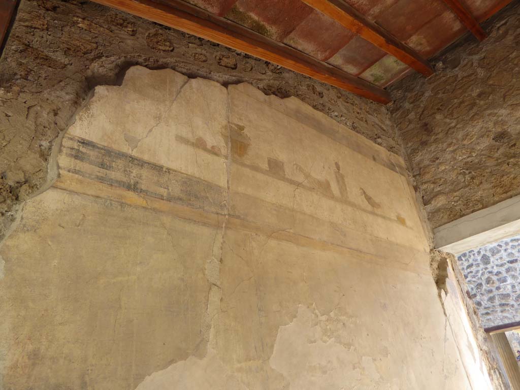VI.16.7 Pompeii. September 2015. Entrance “A”, looking west along upper south wall with painting of still life.
Foto Annette Haug, ERC Grant 681269 DÉCOR.
