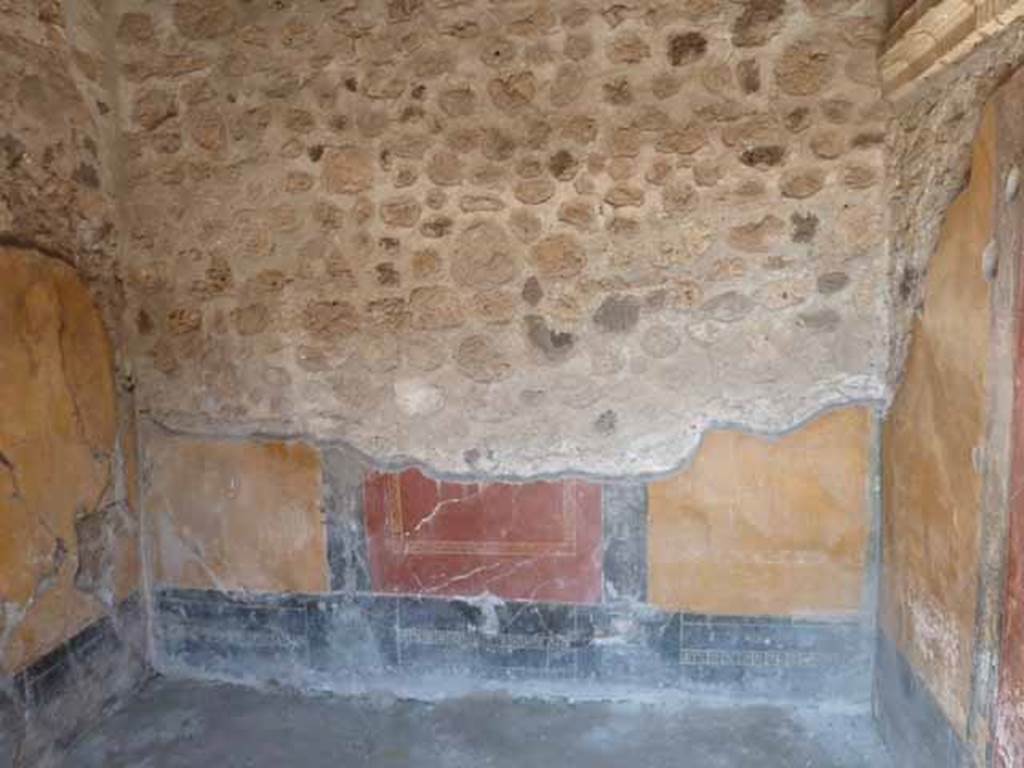 VI.16.7 Pompeii. May 2010. East wall of room C.