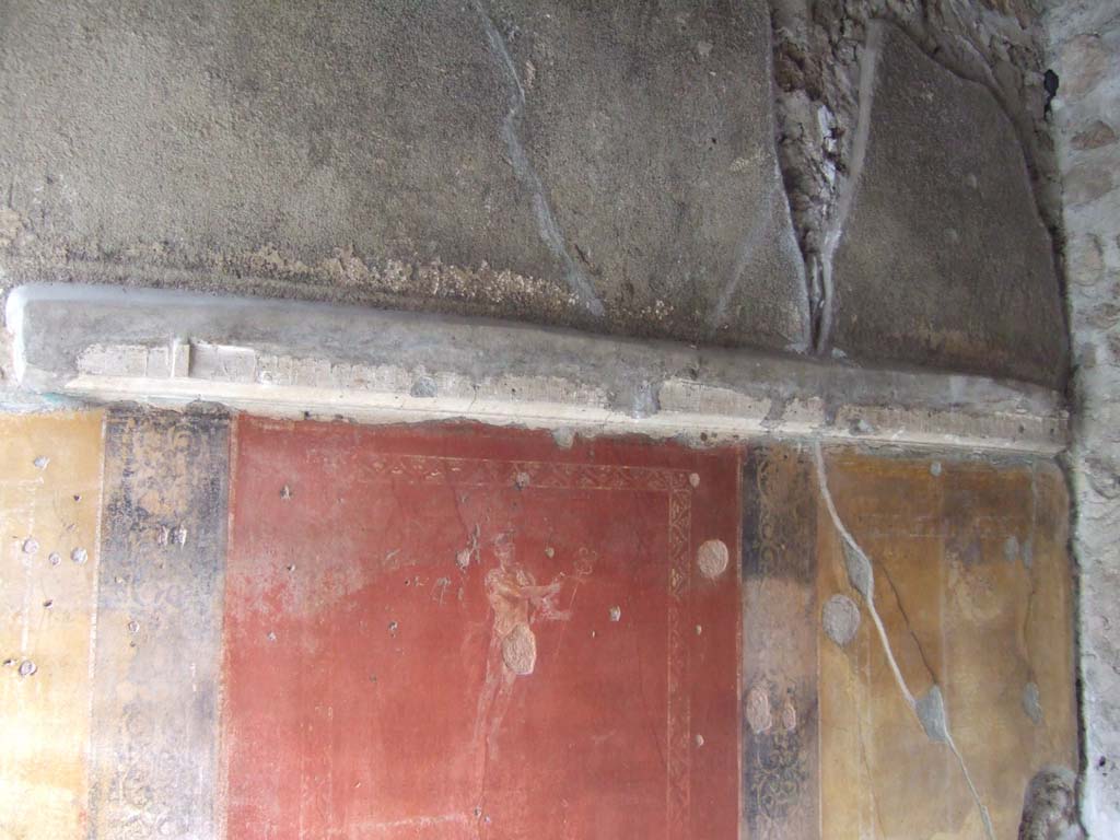 VI.16.7 Pompeii. May 2010. Doorway to room D, cubiculum, on south side of entrance.