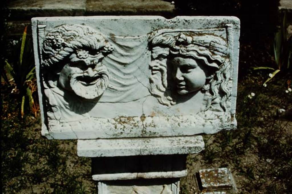 VI.16.7 Pompeii, 1968. Detail from marble relief in peristyle garden. Photo by Stanley A. Jashemski.
Source: The Wilhelmina and Stanley A. Jashemski archive in the University of Maryland Library, Special Collections (See collection page) and made available under the Creative Commons Attribution-Non Commercial License v.4. See Licence and use details. J68f0198
