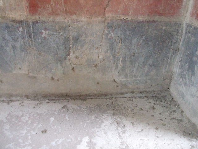 VI.16.15 Pompeii. December 2006. Upper west wall of room F with detail of wall decoration.
