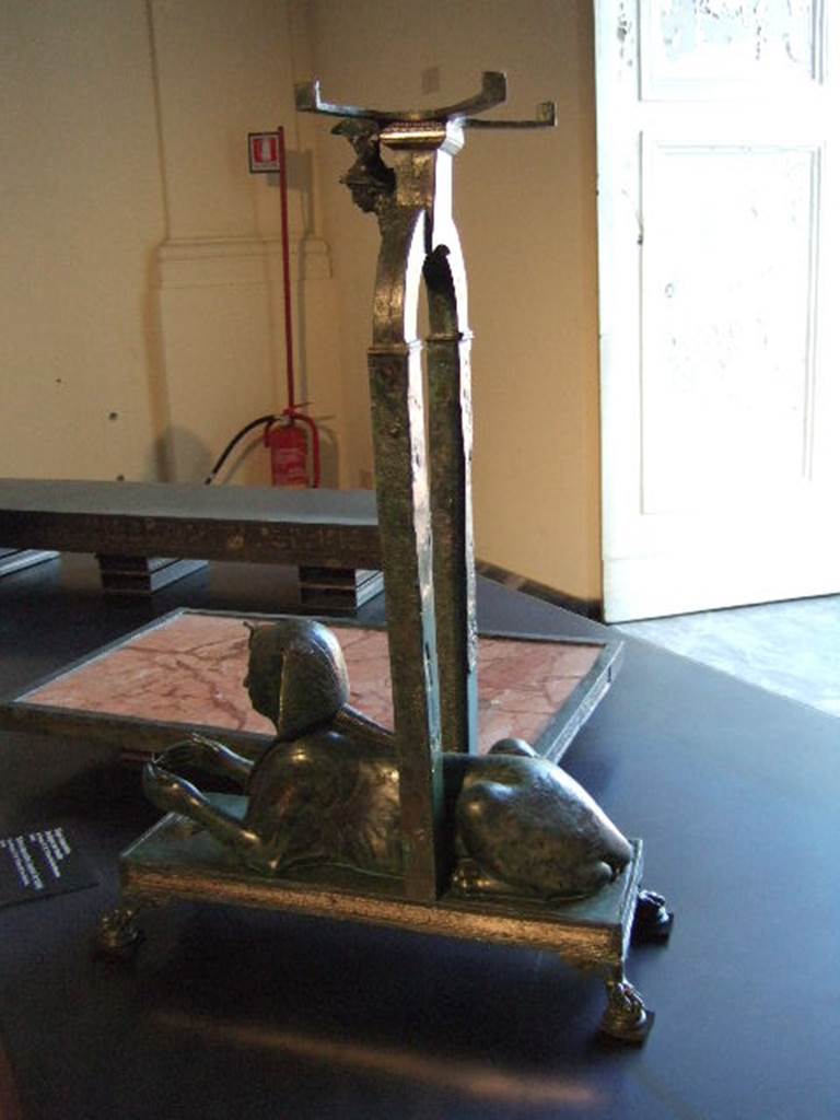 VI.16.15 Pompeii. Room G, Bronze Sphinx table support. Now in Naples Archaeological Museum. Inventory Number 130860.