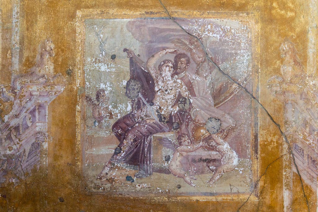 VI.16.15 Pompeii. May 2015. Room G, detail of wall decoration from west side of central painting on north wall. Photo courtesy of Buzz Ferebee.
