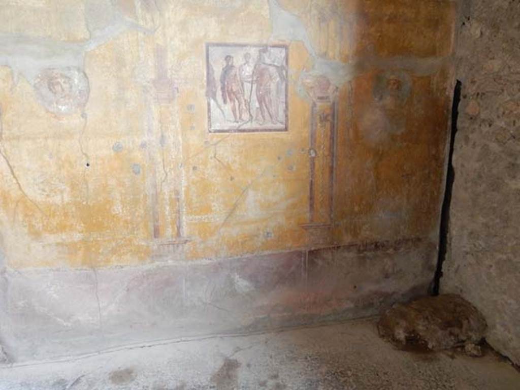 VI.16.15 Pompeii. 1908. West wall of room G with central wall painting of the arrival of Dionysus on Naxos where Ariadne is sleeping.
See Notizie degli Scavi di Antichità, 1908, p. 79, fig. 9.
