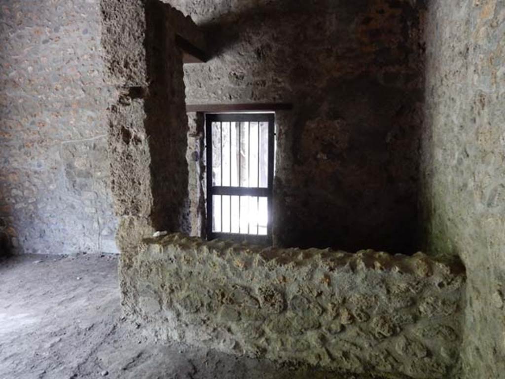 VI.16.17 Pompeii. May 2015. Looking south from room M, into room K with doorway to atrium of VI.16.15. Photo courtesy of Buzz Ferebee.

