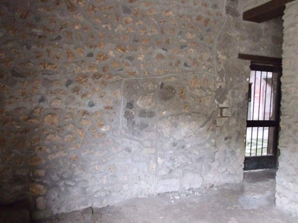 VI.16.17 Pompeii. December 2007. Doorway in south wall of room L and K, leading to atrium.
