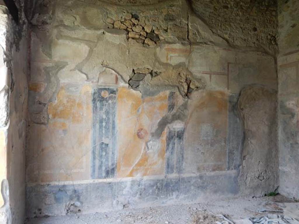 VI.16.27 Pompeii. May 2015. Room G, west wall of triclinium. Photo courtesy of Buzz Ferebee.
