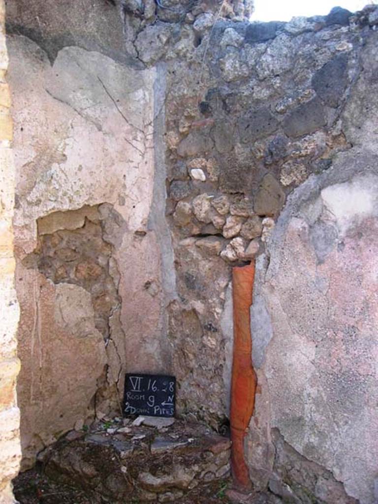 VI.16.28 Pompeii. July 2008. Room G, north-east corner with downpipe. Photo courtesy of Barry Hobson.