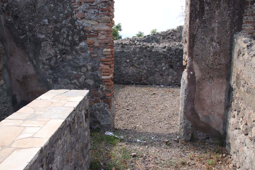 VI.17.2 Pompeii. September 2021. Looking west in bar-room. Photo courtesy of Klaus Heese.