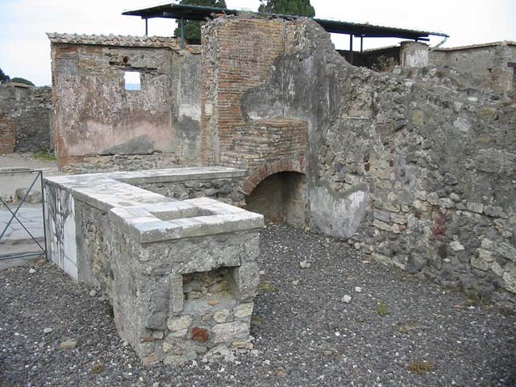 VI.17.4 Pompeii. September 2021. Looking south-west towards rear of counter. Photo courtesy of Klaus Heese.