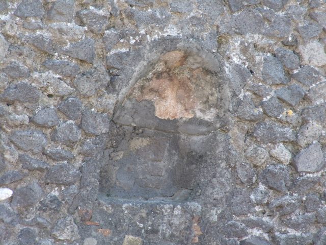 VI.17.4 Pompeii. December 2018. Niche in south wall. Photo courtesy of Aude Durand. 