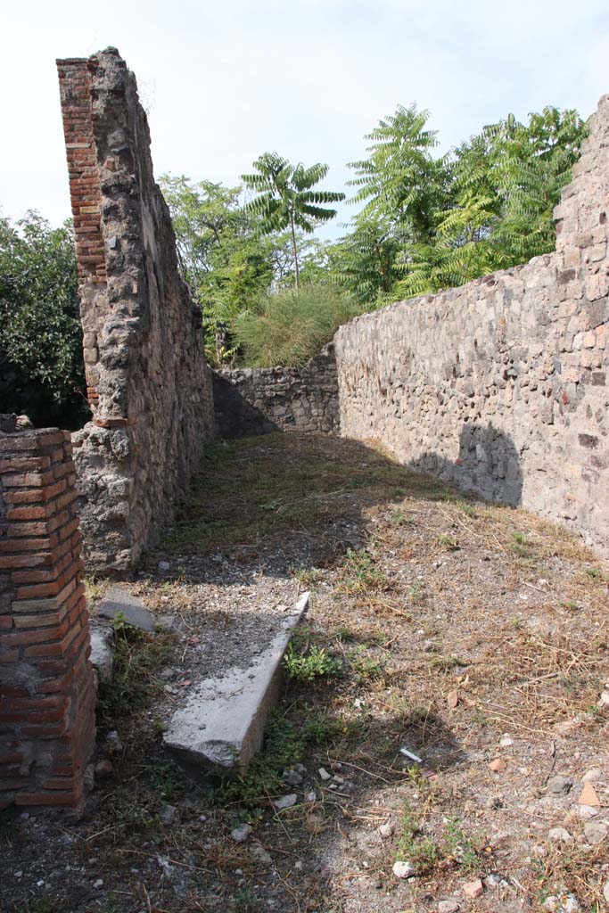 VI.17.24 Pompeii. September 2021. 
Looking west towards site of stairs, from entrance doorway Photo courtesy of Klaus Heese.
