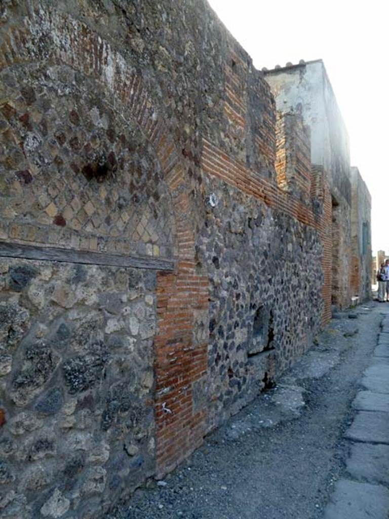 VI.17.29 Pompeii. May 2011. Looking north along front façade on Via Consolare. Photo courtesy of Michael Binns.
