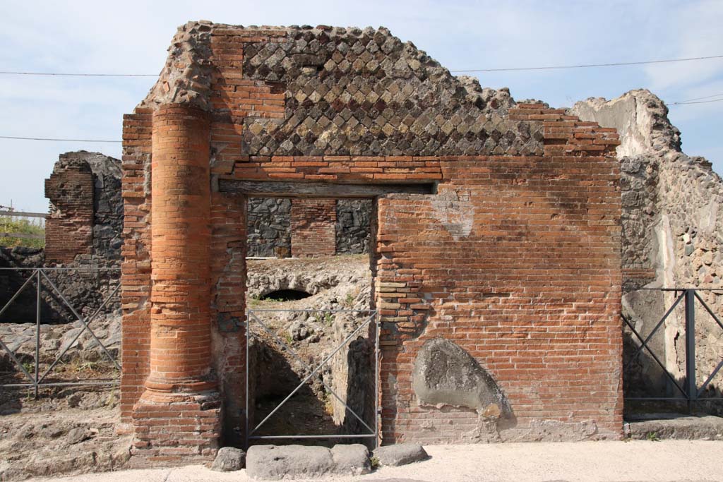 VI.17.35 Pompeii. September 2021. Looking towards entrance to steps to cellar on west side of Via Consolare. Photo courtesy of Klaus Heese.