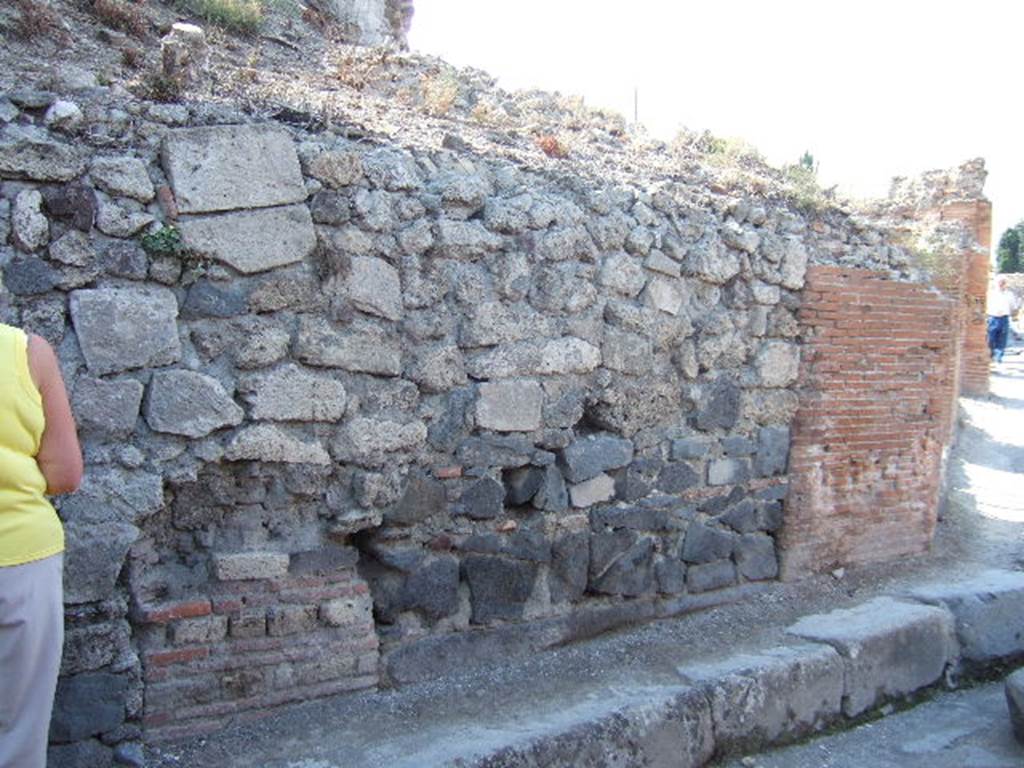 VI.17.39 or VI.17.a Pompeii. September 2005. Blocked doorway.