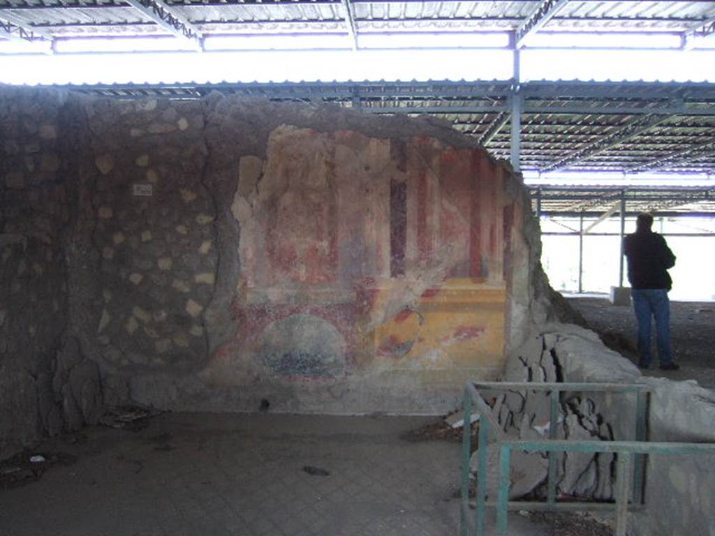 VI.17.41 Pompeii. May 2015. Detail of west wall of triclinium on south side of atrium.
Photo courtesy of Buzz Ferebee.
