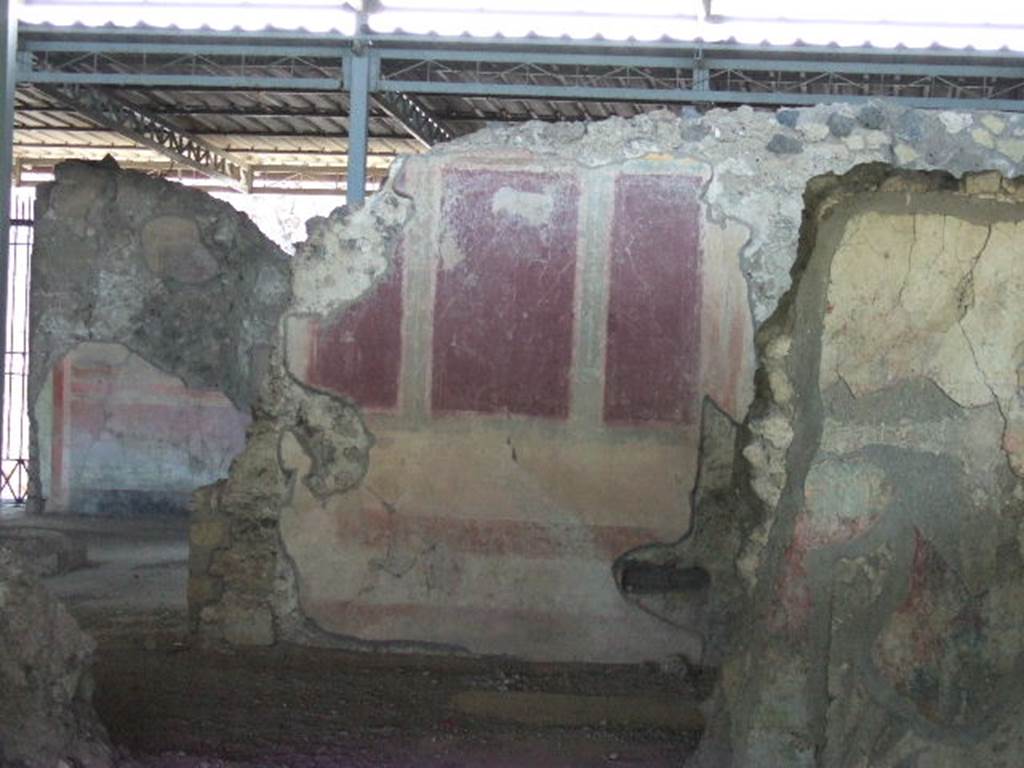 VI.17.41 Pompeii. May 2015. Looking west towards room in south-west corner. 
Photo courtesy of Buzz Ferebee.

