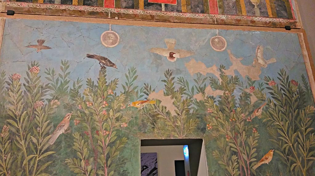 VI.17.42 Pompeii. December 2019. Oecus 32, detail of part of garden fresco from upper east wall. 
On display in exhibition “Pompei e Santorini” in Rome, 2019. Photo courtesy of Giuseppe Ciaramella.

