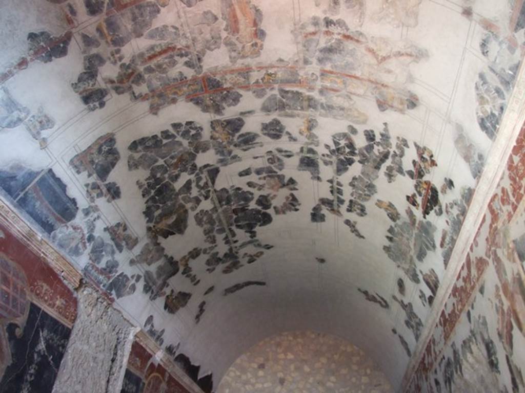 VI.17.42 Pompeii. December 2007. Triclinium 20, decorated ceiling.