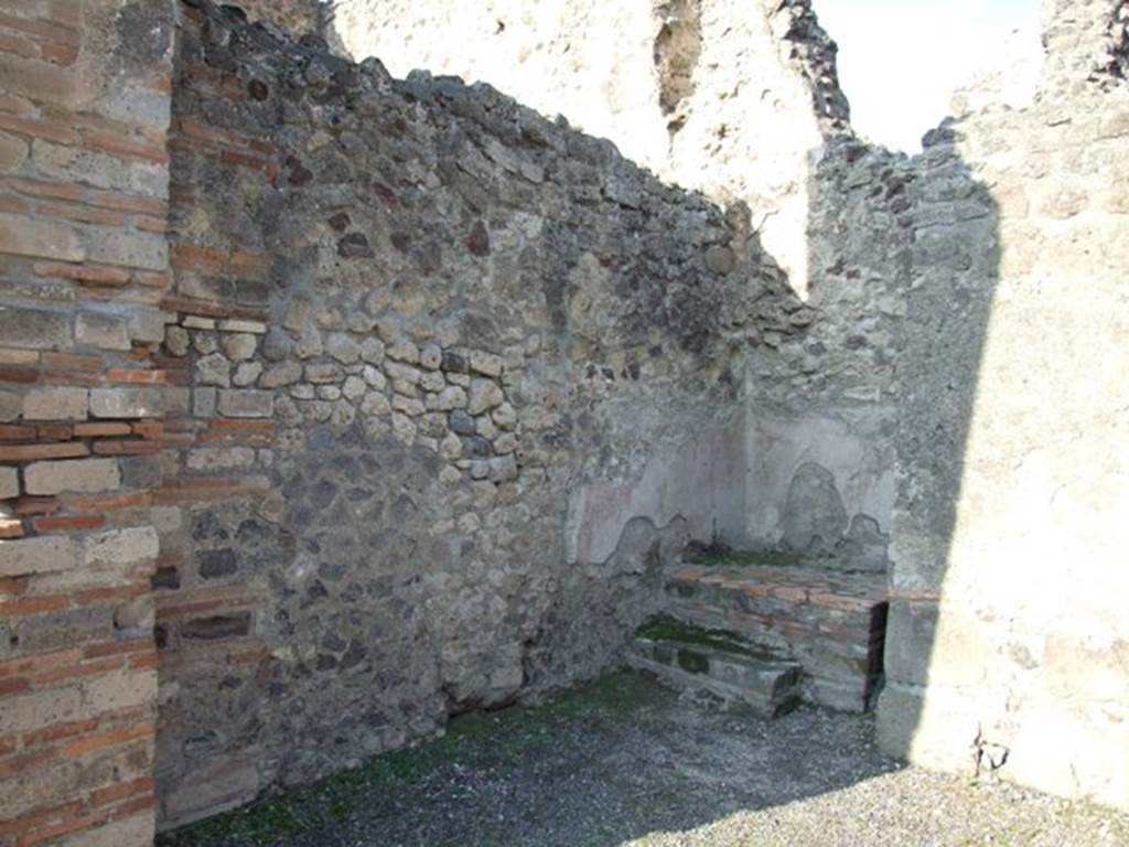 VII.1.4 Pompeii.  Shop.  December 2007.  West wall.