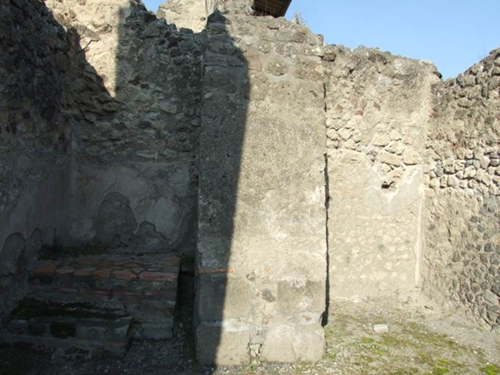 VII.1.4 Pompeii.  Shop.  December 2007.  North wall.
