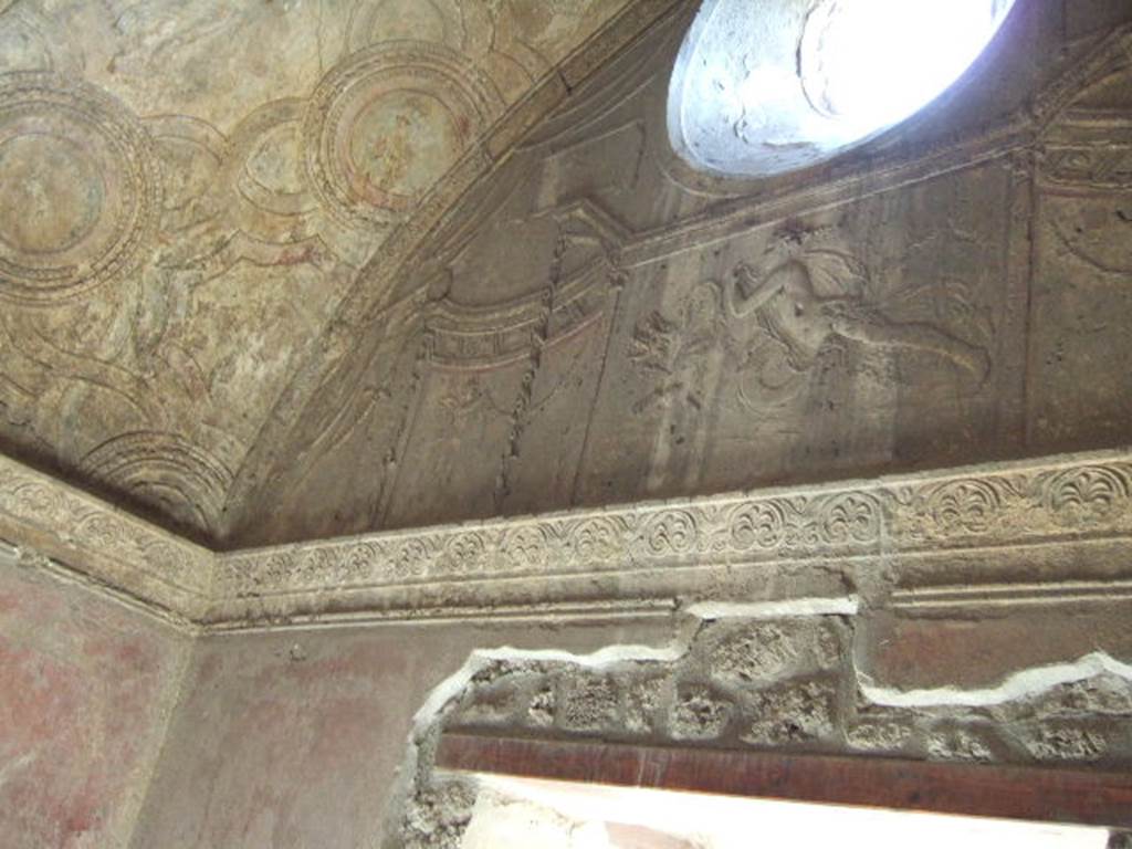 VII.1.8 Pompeii. September 2017. North wall, west end, stucco decoration. Photo courtesy of Klaus Heese 