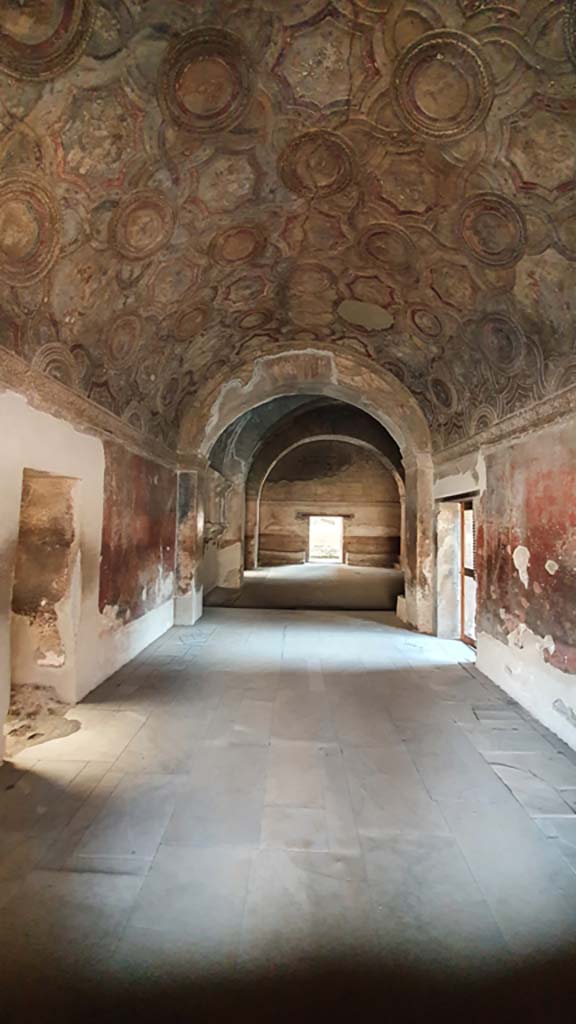 VII.1.8 Pompeii. September 2005. Entrance to vestibule 1 from portico B. 