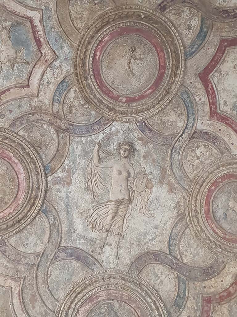 VII.1.8 Pompeii. April 2014. Vestibule 1, detail of stucco decoration. Photo courtesy of Klaus Heese