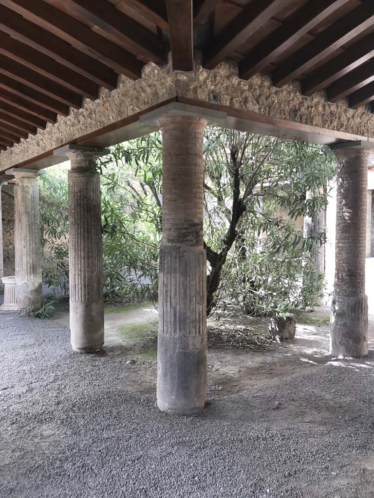 VII.1.25 Pompeii. April 2019. Looking south-west across peristyle 31 towards rear rooms.
Photo courtesy of Rick Bauer.
