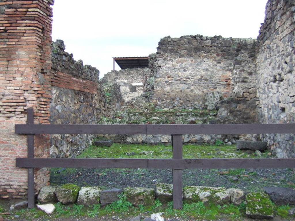 VII.1.28 Pompeii. December 2005. Entrance on Via Stabiana, looking west.