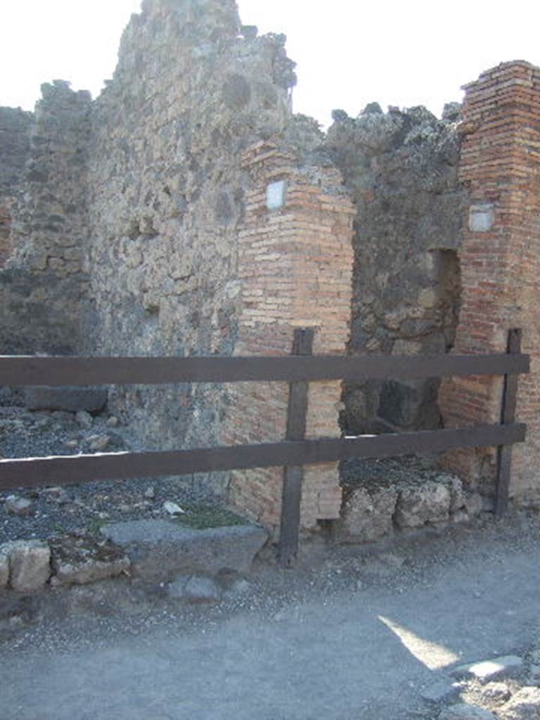 VII.1.29 and VII.1.30 Pompeii. September 2005. Entrances on Via Stabiana.