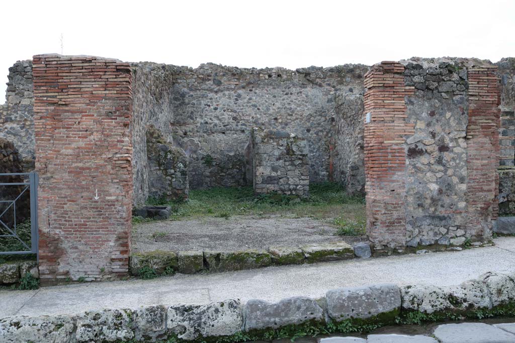 VII.1.31 Pompeii. December 2018. Entrance doorway on west side of Via Stabiana. Photo courtesy of Aude Durand.