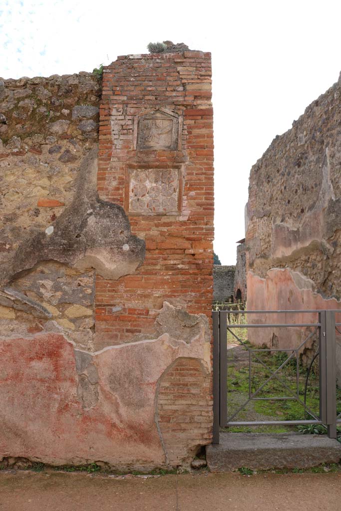 VII.1.36 Pompeii. December 2018. East side of entrance doorway. Photo courtesy of Aude Durand.