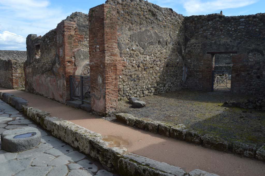 Via degli Augustali, south side, Pompeii. March 2018. Looking east from VII.1.37, on right, towards bakery at VII.1.36.
Foto Taylor Lauritsen, ERC Grant 681269 DÉCOR.
