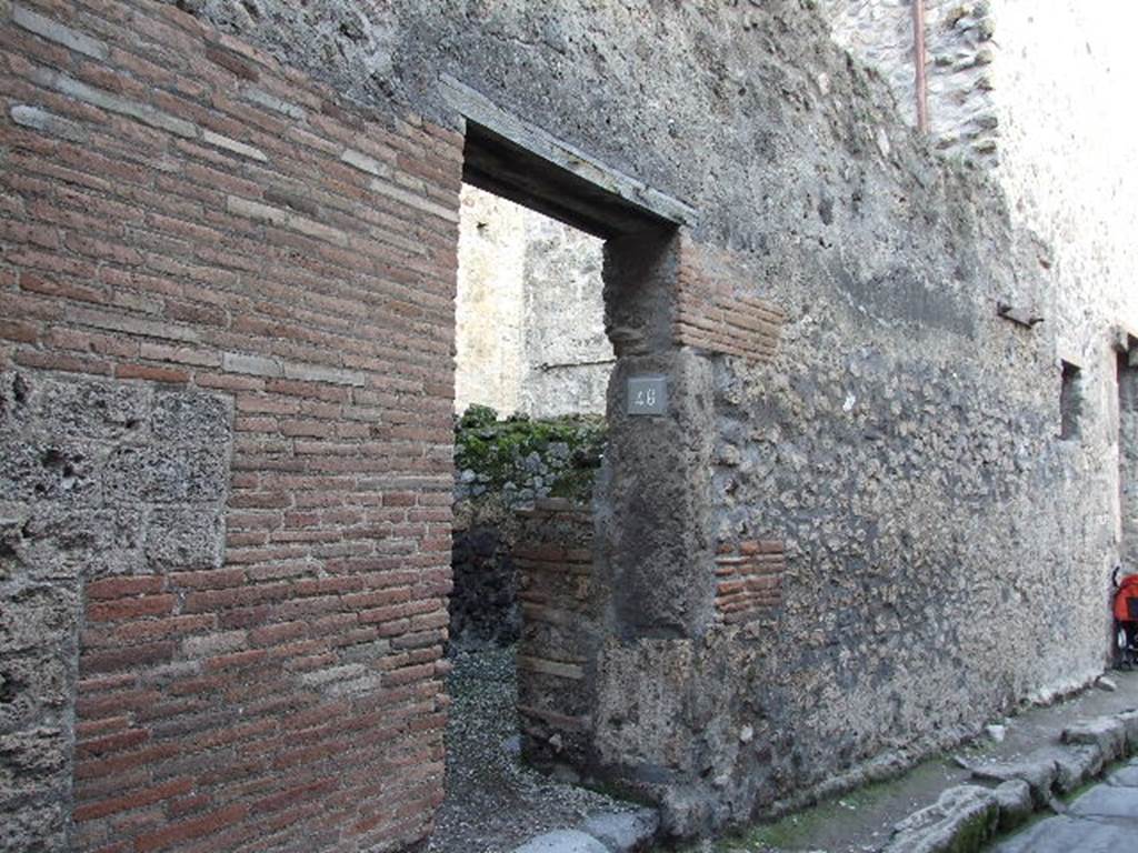 VII.1.46 Pompeii. December 2006. Entrance on Vicolo del Lupanare.