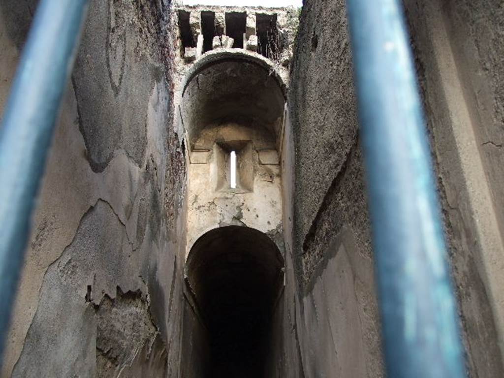 VII.1.48 Pompeii. December 2006. Upper walls of corridor K of Stabian Baths.  