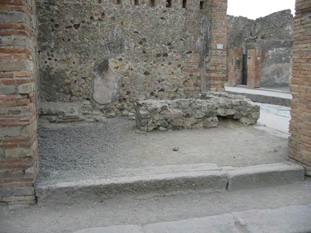 VII.1.62 Pompeii. May 2003. Entrance on corner of Vicolo del Lupanare, looking south-east towards Via dell’Abbondanza, on right. Photo courtesy of Nicolas Monteix.
