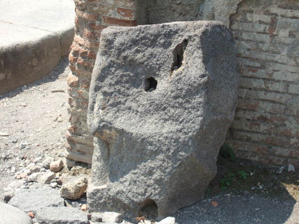 Pompeii. September 2006. Water tower base at VII.2.1