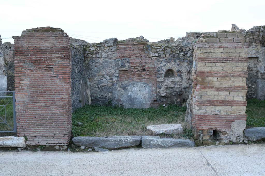 VII.2.12, Pompeii. December 2018. Looking west from Via Stabiana. Photo courtesy of Aude Durand.