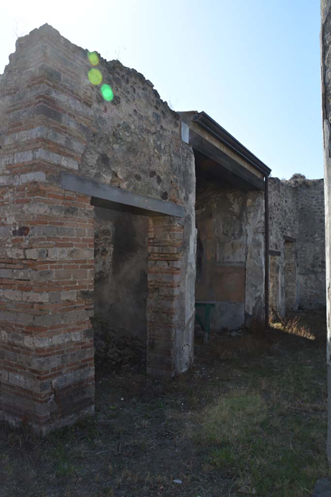 VII.2.16 Pompeii. October 2019. Doorway to room 16, on left, on south portico.
Foto Annette Haug, ERC Grant 681269 DCOR.
