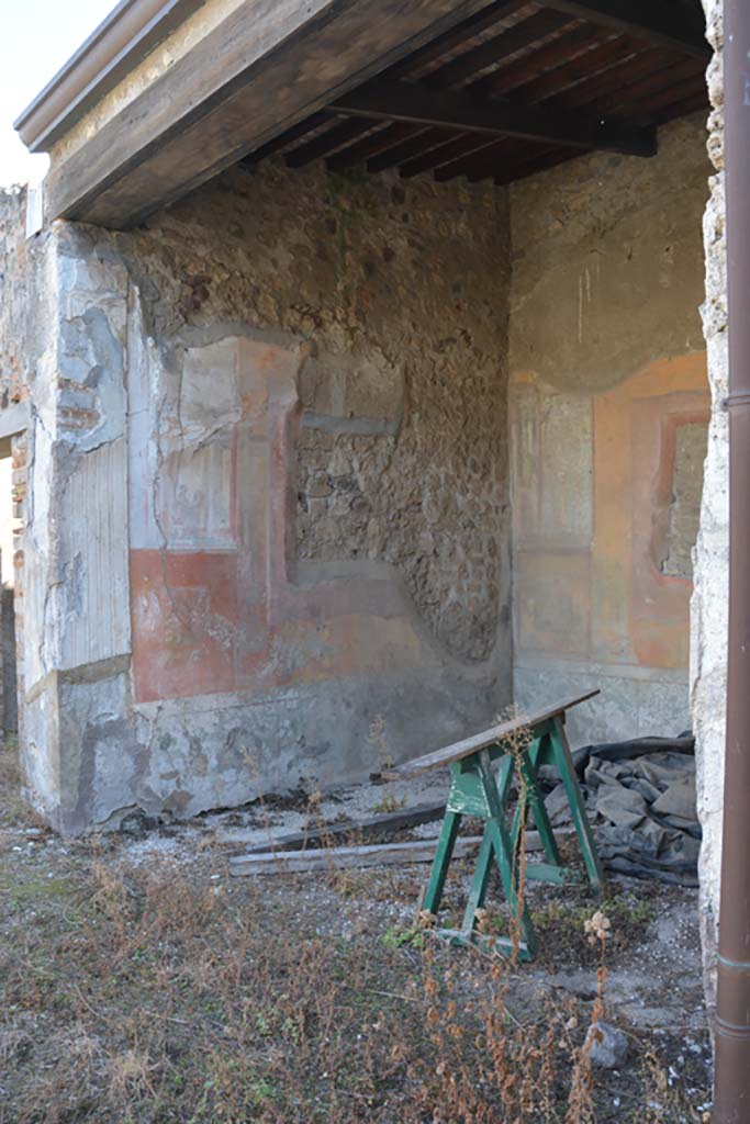VII.2.16 Pompeii. October 2019. Exedra 17, east wall.
Foto Annette Haug, ERC Grant 681269 DCOR.
